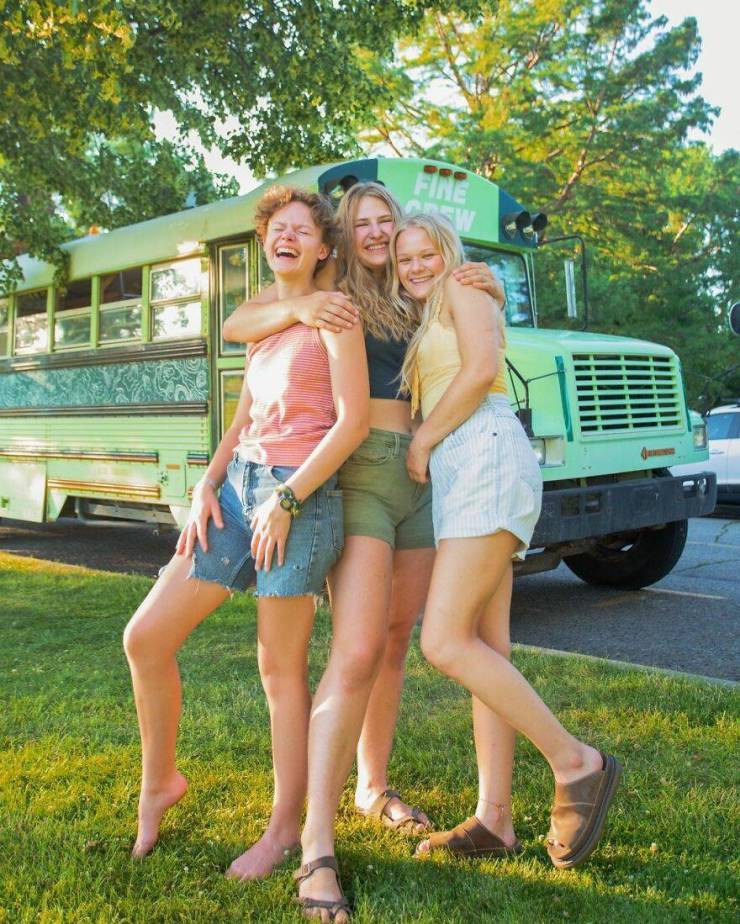 Three Girls Found Out They Were Dating The Same Guy, Renovated An Old Bus, And Are Now Traveling In It