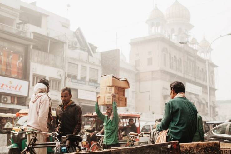 Belarussian Photographer Captures Everyday Life Of Indian Cities