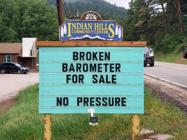 Looking For Funny Signs? Here They Are!