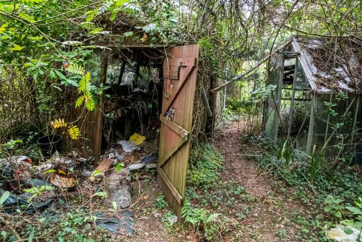 This Eerie Abandoned Cottage Is On The Market For $380 Thousand...