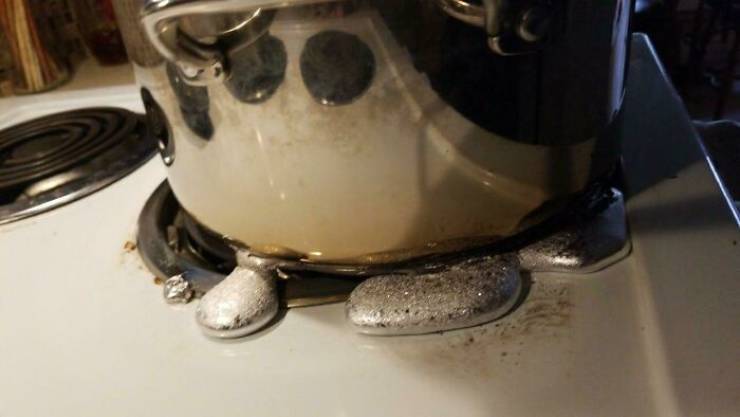 People Share Their Spectacular Kitchen Disasters