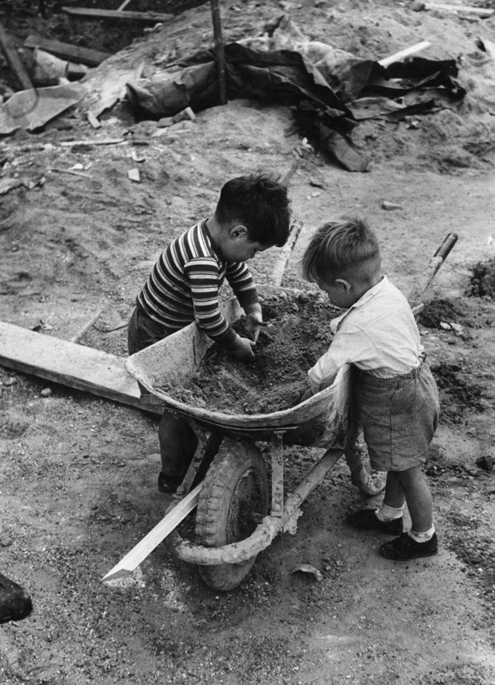 Children Of London 70 Years Ago, By Thurston Hopkins