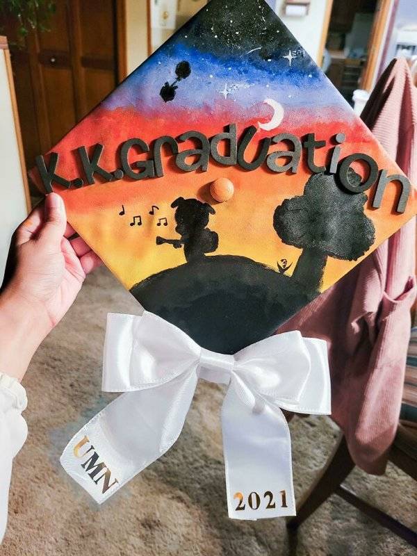 Custom Graduation Caps That Say It All