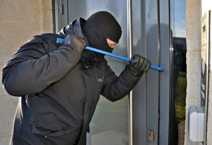 How Burglars Choose Their Targets And How To Avoid Burglary