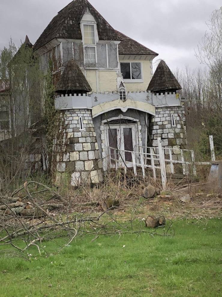 These Abandoned Places Are Very Spooky!