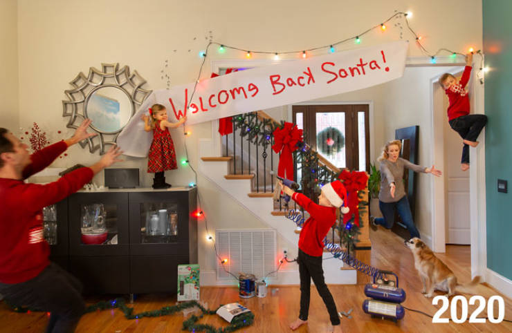 Family Creates A Real-Life Christmas Card Every Year