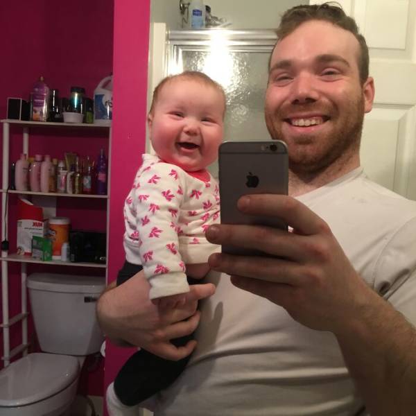 Men Share Photos Of Their Happy Dadhood!