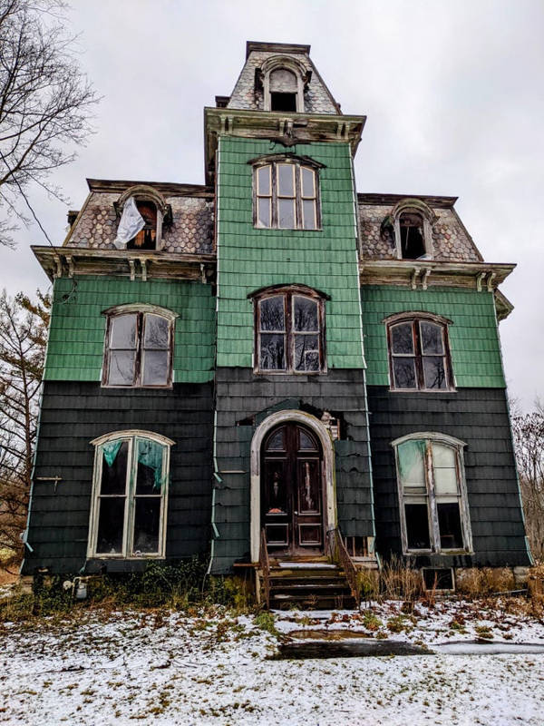 These Abandoned Places Are Spooky!