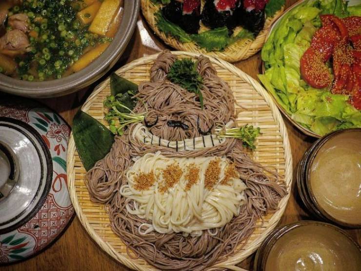 Japanese Mom Cooks Incredibly Beautiful Meals For Her Kids