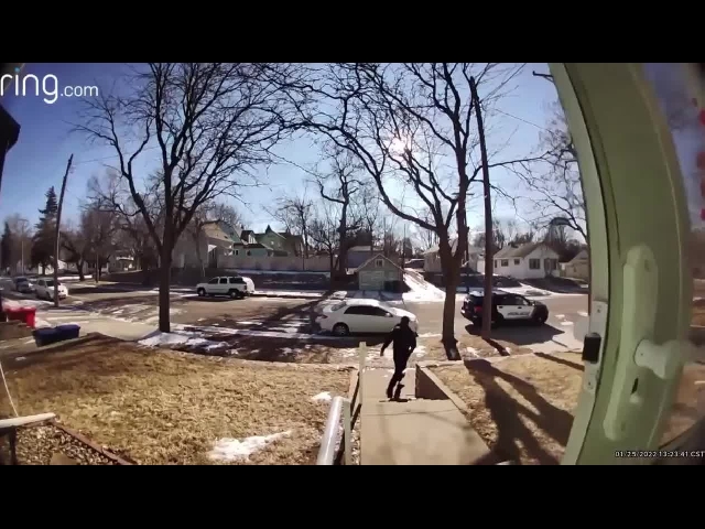 Sioux Falls Cop Arrests A “DoorDash” Driver, But Completes His Delivery