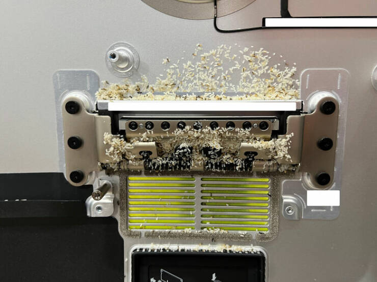 Tech Support Workers Share Their Real-Life Nightmares