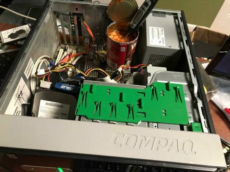 Tech Support Workers Share Their Real-Life Nightmares