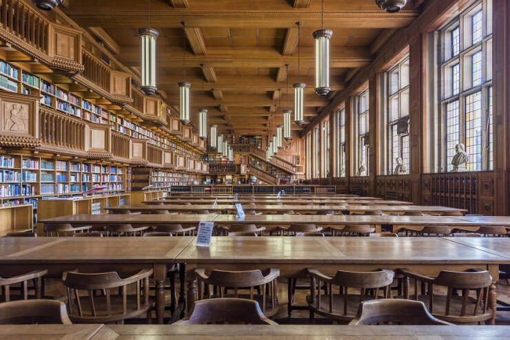 Traveler Takes Photos Of Beautiful Libraries Around The World