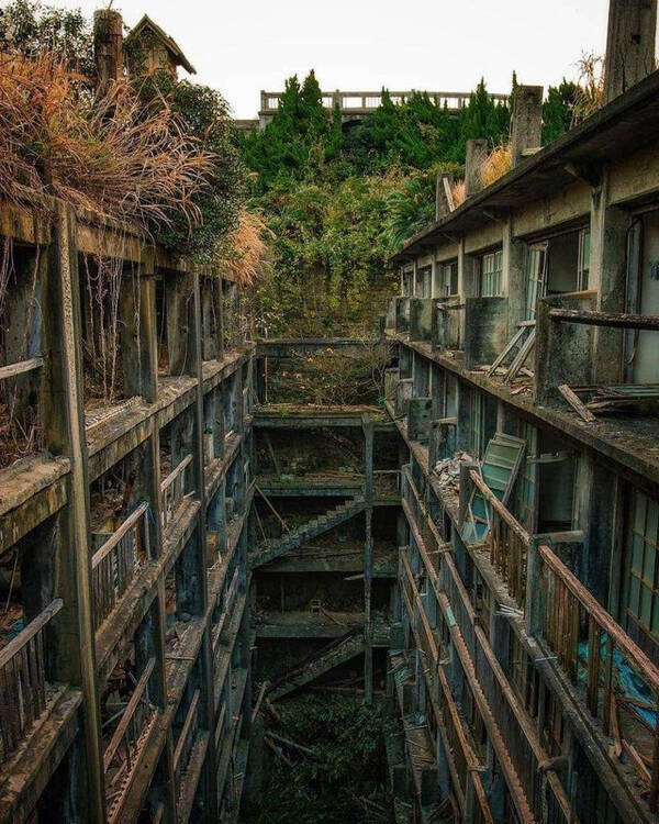 Abandoned Places Are So Cool!