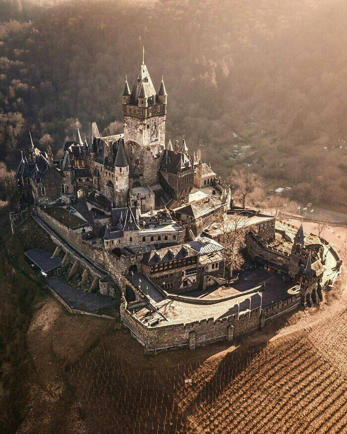 Our World Has So Many Beautiful Historic Castles!