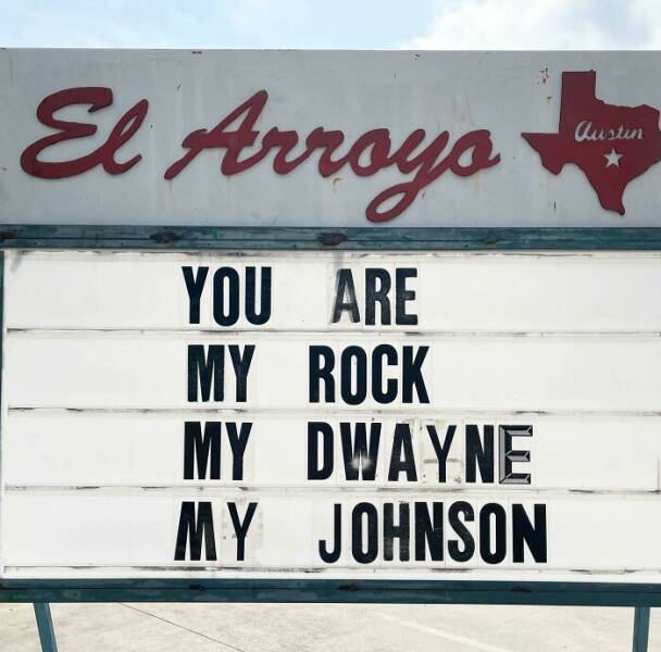 “El Arroyo” Signs Are Back!