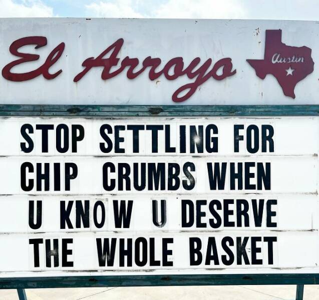 “El Arroyo” Signs Are Back!