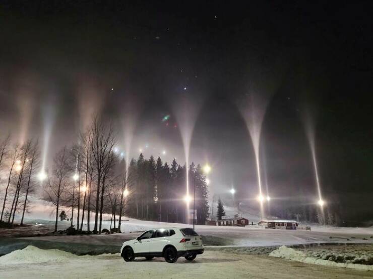 People Share Photos Of Fascinating Weather Phenomena