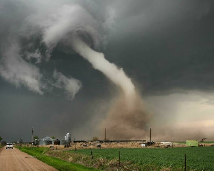 People Share Photos Of Fascinating Weather Phenomena