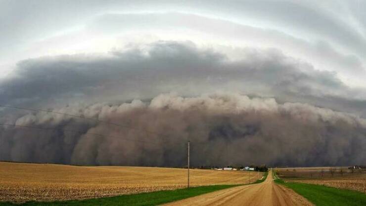 People Share Photos Of Fascinating Weather Phenomena