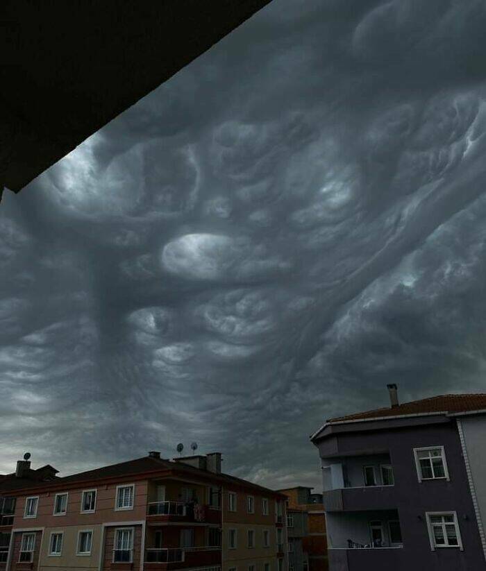People Share Photos Of Fascinating Weather Phenomena