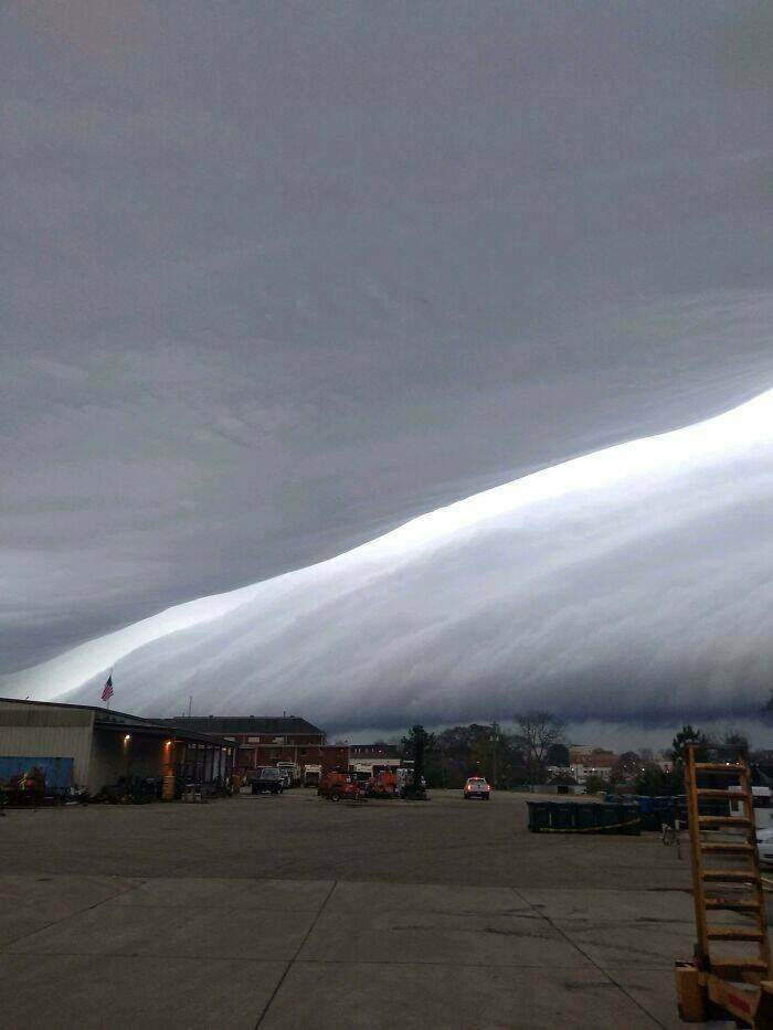 People Share Photos Of Fascinating Weather Phenomena