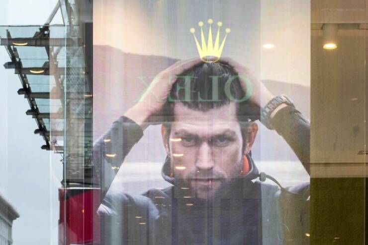 Cool Coincidences Caught On Camera By Street Photographer Edas Wong