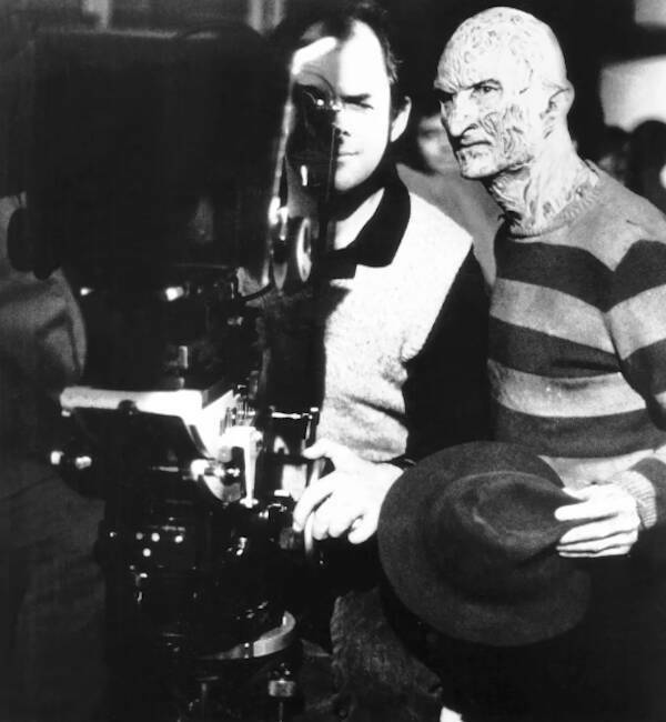 Behind-The-Scenes Photos Of Popular Horror Movies