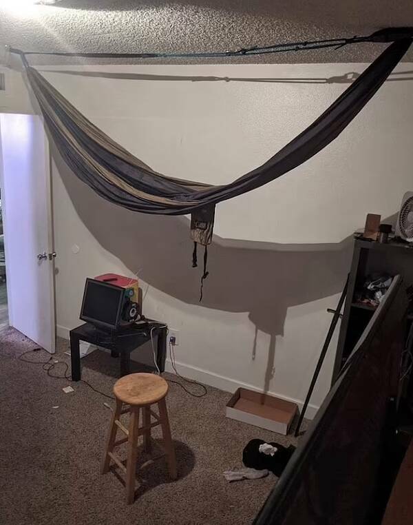 Nothing’s Wrong With These Male Living Spaces…
