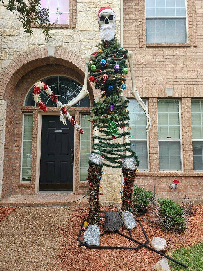 People Going All Out With Their Christmas Decorations