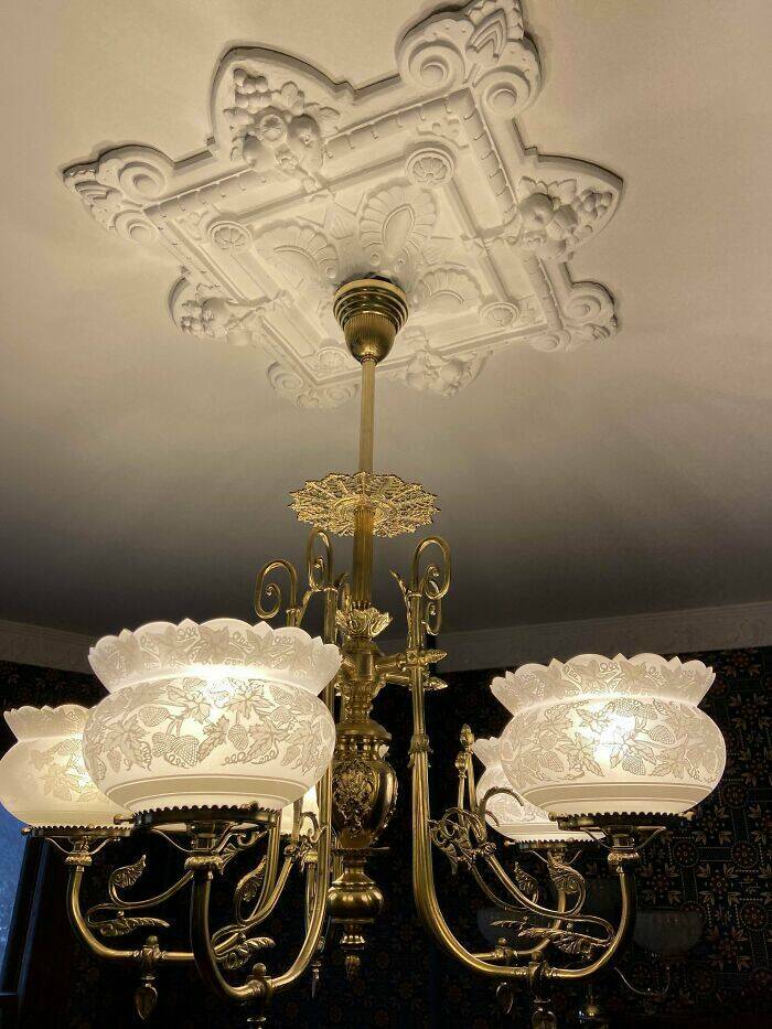 Preserving The Past: Stunning Pictures Of Old Homes Still In Use