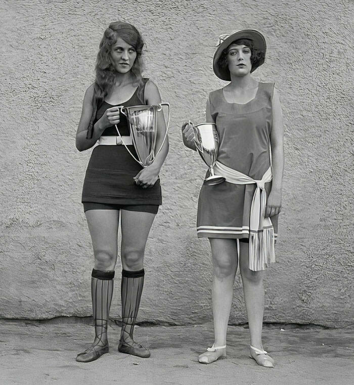 Pictures That Offer A New Perspective On Life 100 Years Ago