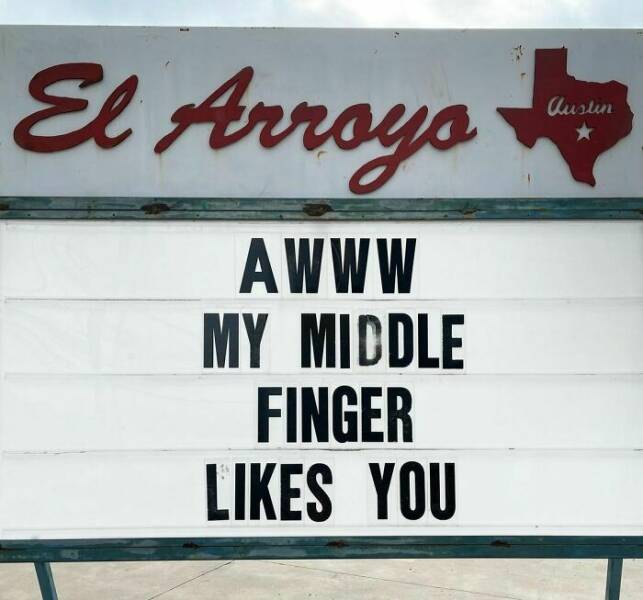 El Arroyo Signs Are Back Again…