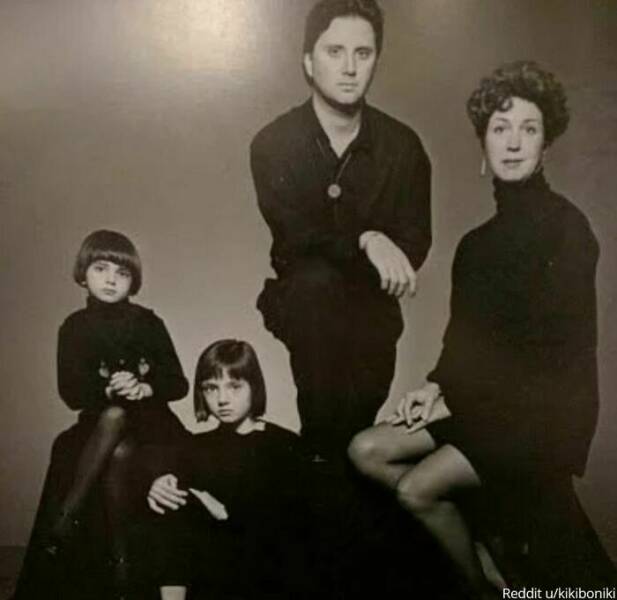Awkwardly Wholesome: Family Pictures That Make You Laugh And Cringe