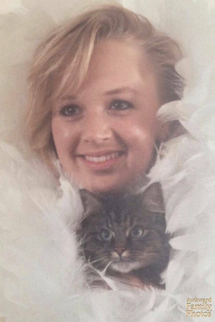 Awkwardly Wholesome: Family Pictures That Make You Laugh And Cringe