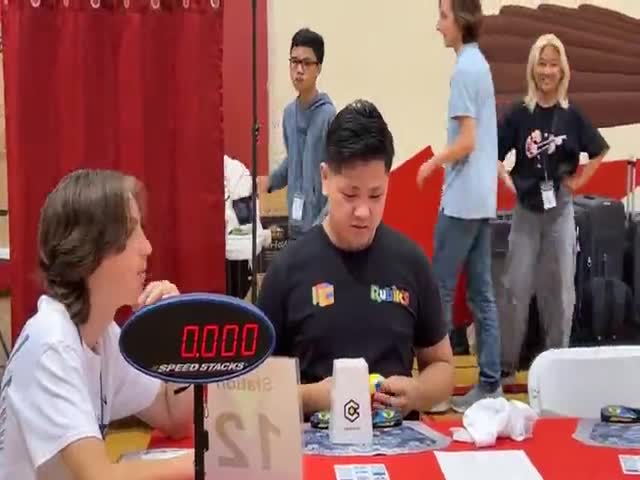 Max Parks New Rubik’s Cube World Record 3.13 Seconds