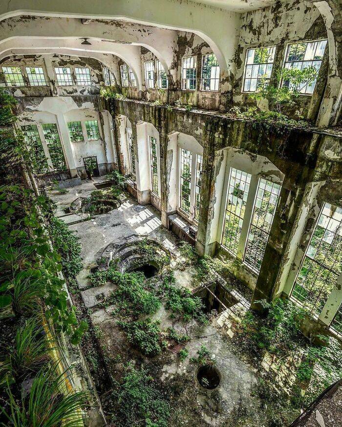 Captivating Images Of Abandoned Places That Will Haunt Your Imagination