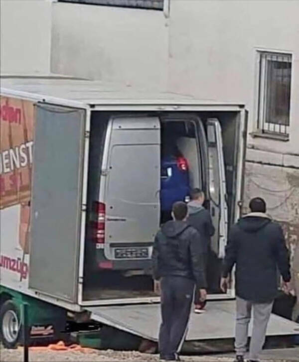 Bizarre Visual Oddities: A Gallery Of The Unusual Bizarre Visual Oddities: A Gallery Of The Unusual