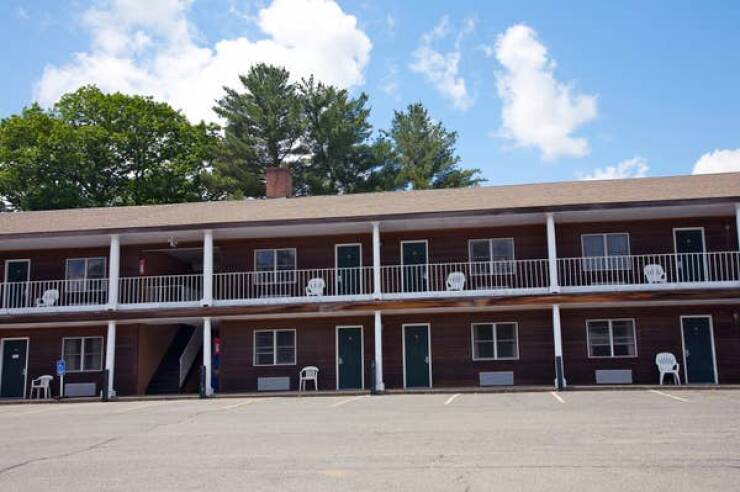 Americans Advice To Foreigners: Bone-Chilling Warnings About Places And Situations In America