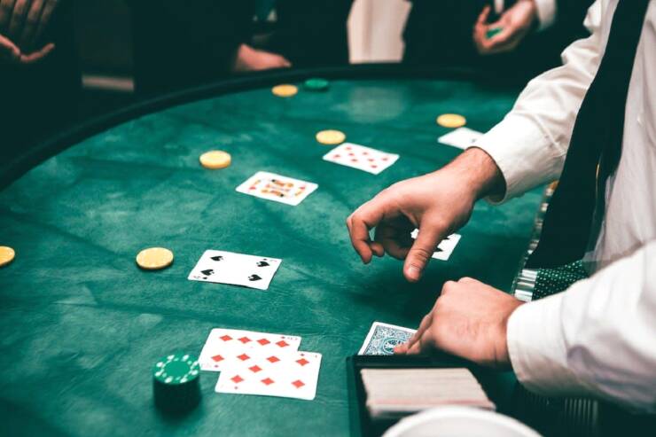 Dive into the Exciting Realm of Online Casino Table Games