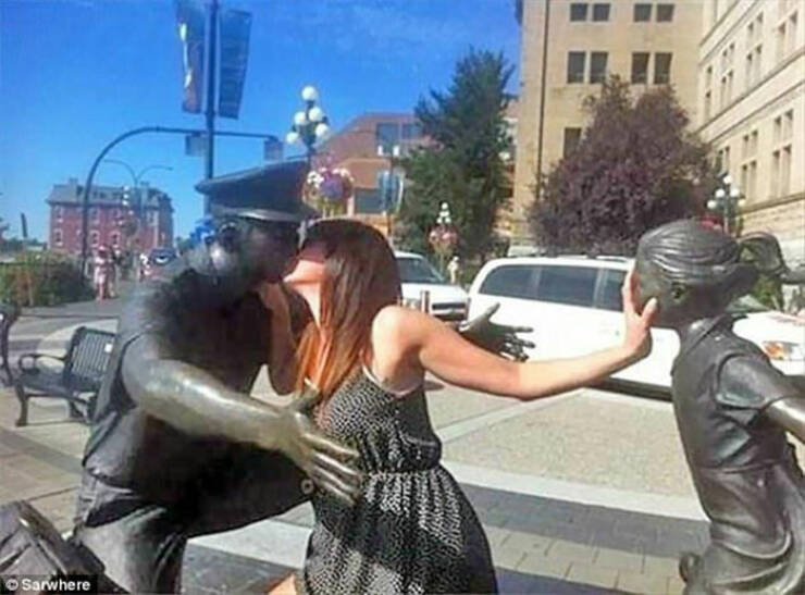 Creative Encounters: Making The Most Of Statue Photos