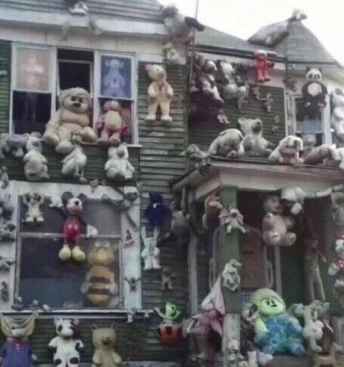 Unsettling Snaps: Cursed Images That Leave You Feeling Uneasy