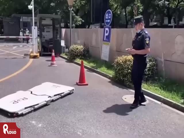 Platform To Move Badly Parked Cars