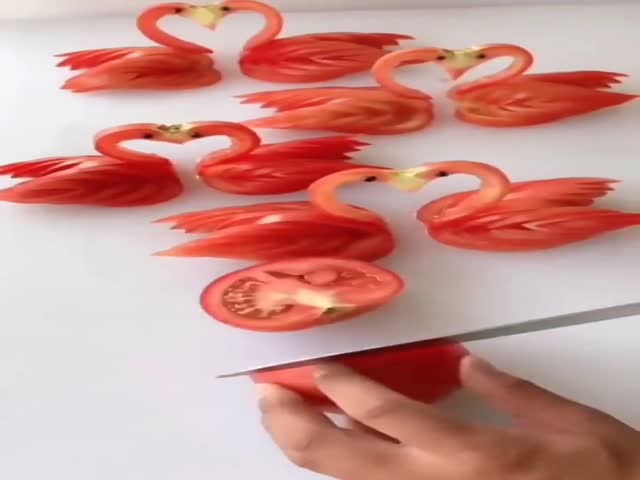 No One Has Cut Tomatoes Like This Before