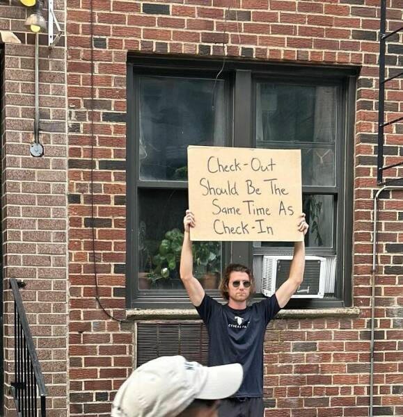Everyday Annoyance Warrior: The Dude With Sign Chronicles