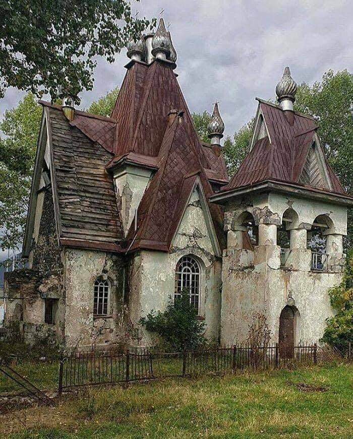 Hidden Treasures: Uncovering The Most Extraordinary Abandoned Homes Hidden Treasures: Uncovering The Most Extraordinary Abandoned Homes