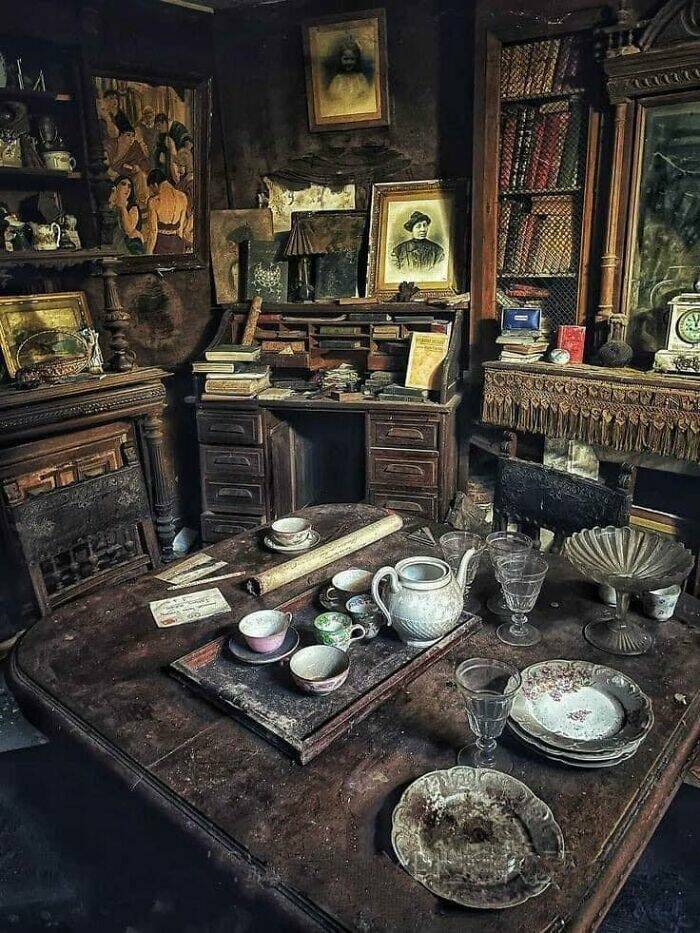 Hidden Treasures: Uncovering The Most Extraordinary Abandoned Homes Hidden Treasures: Uncovering The Most Extraordinary Abandoned Homes