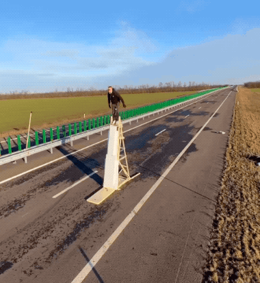 Gravity-Defying GIFs: Spectacular Feats Of Physics