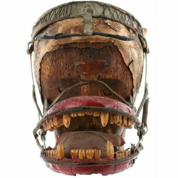 Curiosities From The Digital Museum: Weird And Disturbing Finds