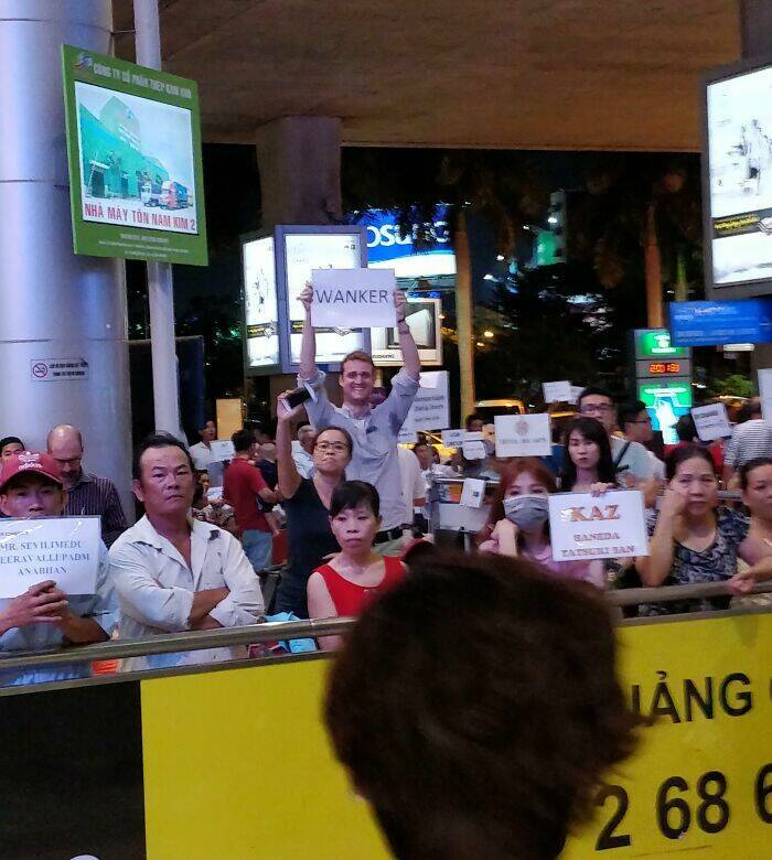 Airport Pickup Humor: Signs That Made Everyone Chuckle